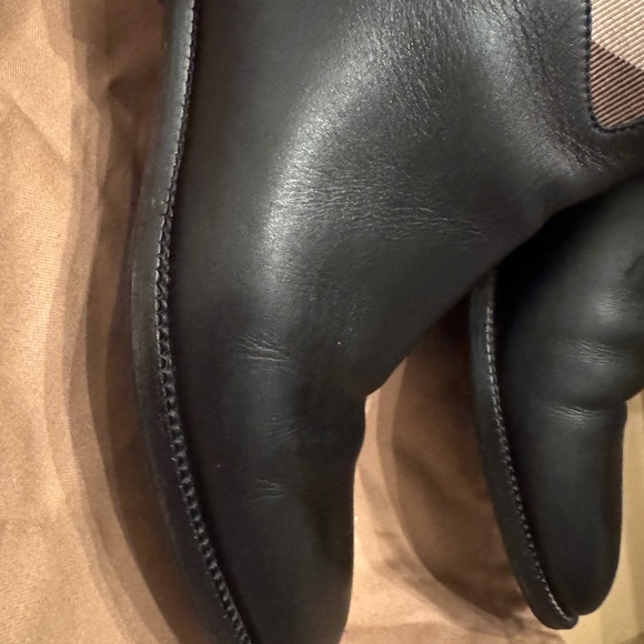 Burberry boots - Picture 4 of 10